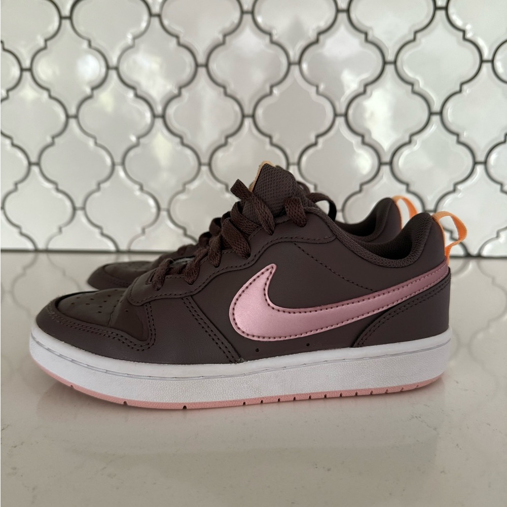 Nike Court Borough Low